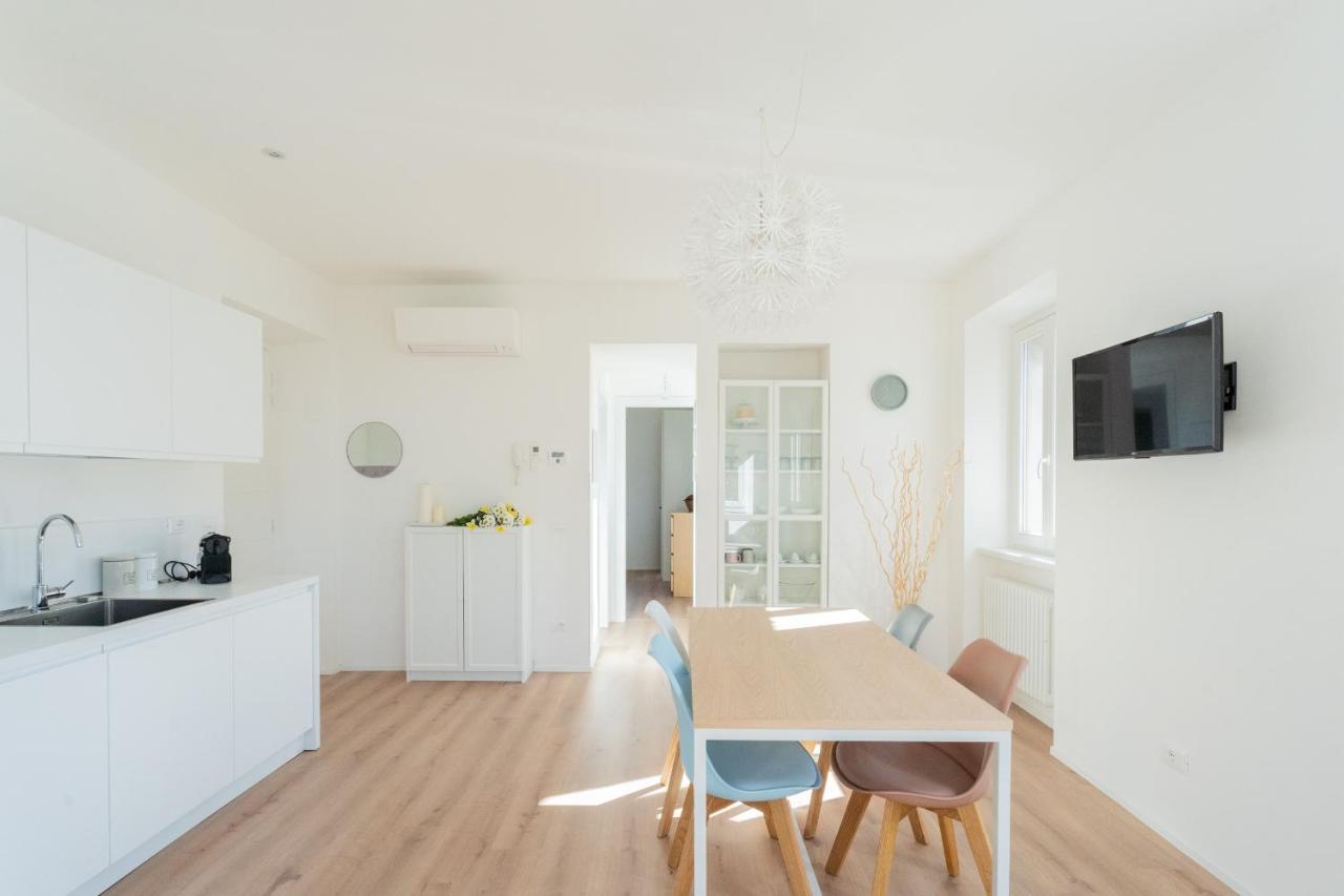 Lovely Corner In The Heart Of The Lake By Rent All Como Exterior foto